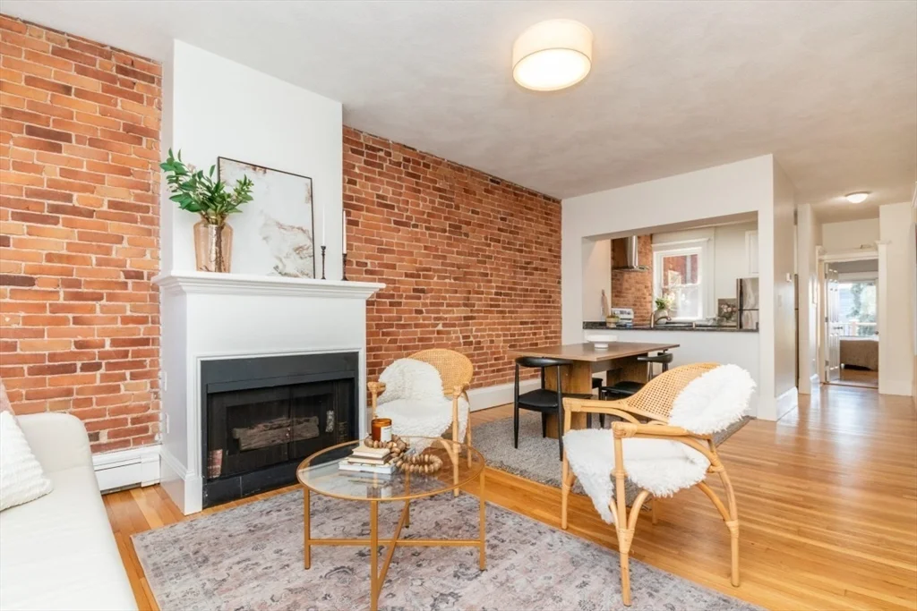 298A Bunker Hill St, Charlestown