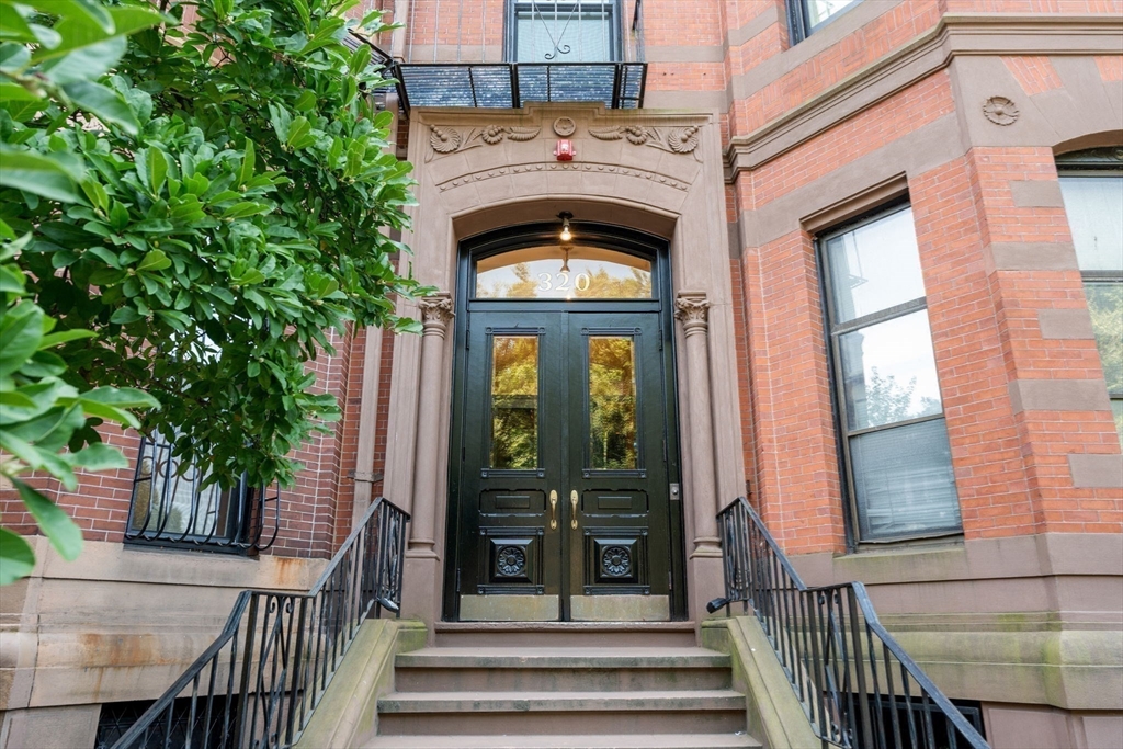 320 Commonwealth Ave, Back Bay