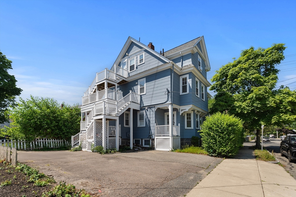 279 E Squantum St, North Quincy