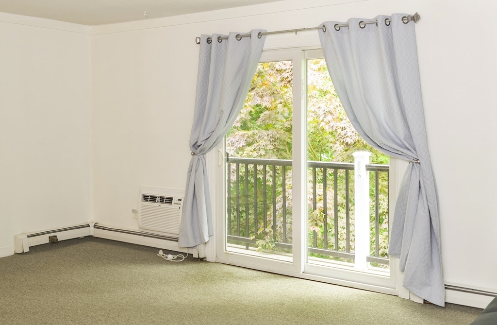 7 Chapel Hill Dr, Plymouth