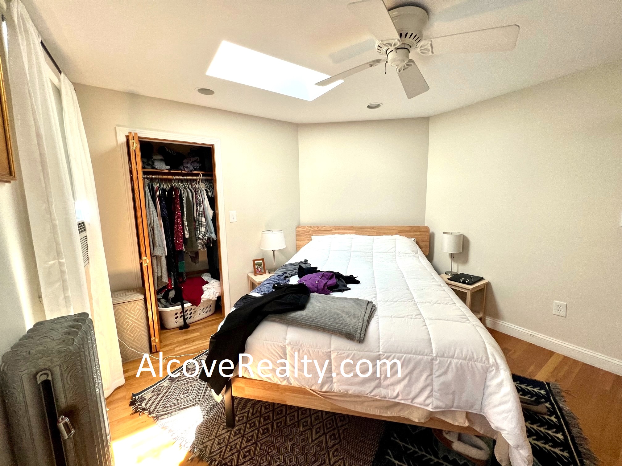 24 Burnham St, Tufts