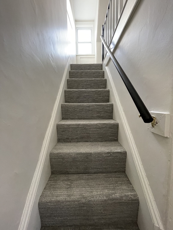 11 Maple Cir, Newton Corner