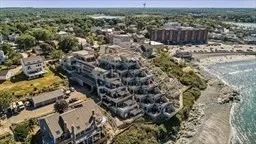 35 Oceanside Dr, Hull