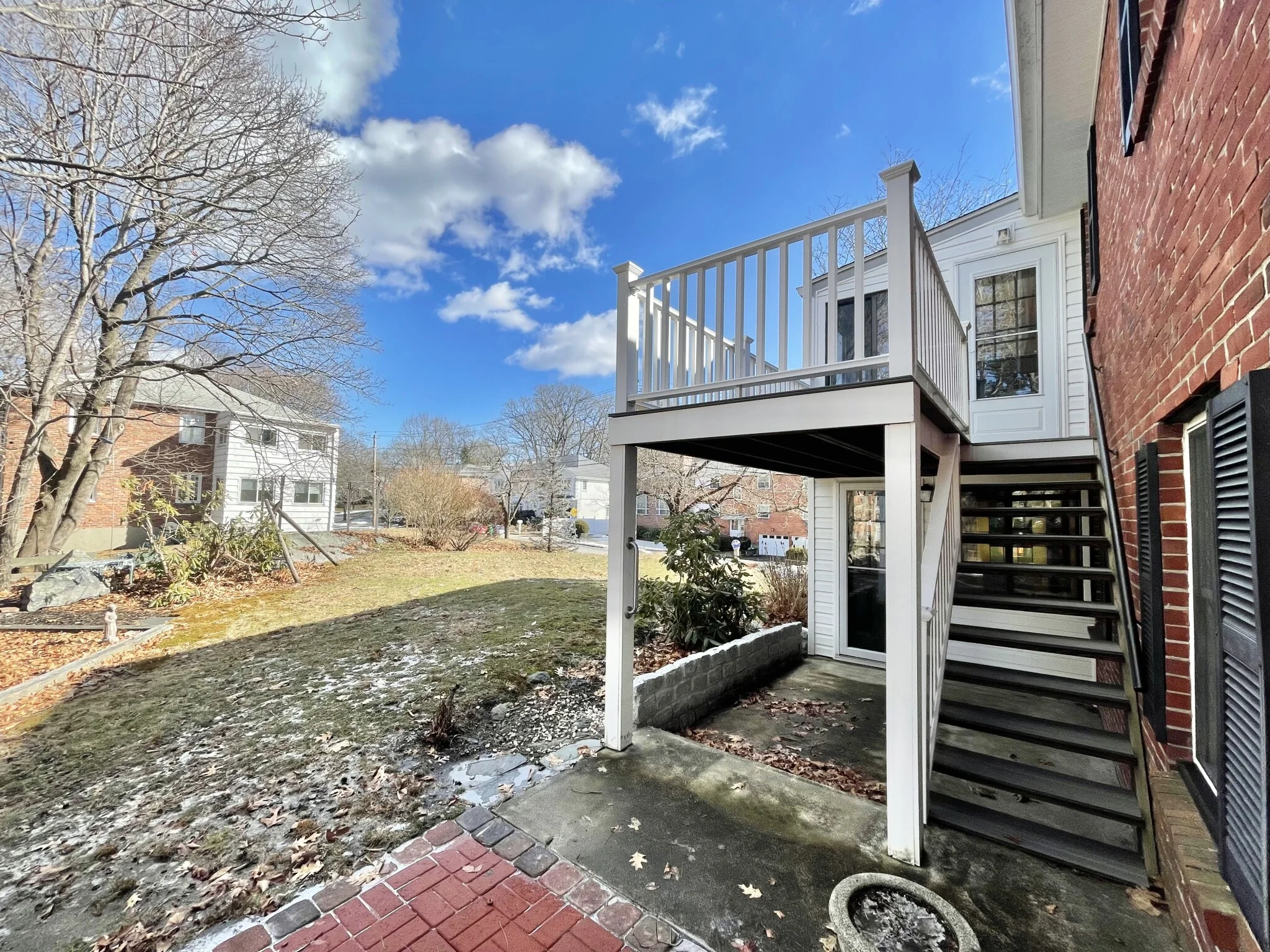 77 Louise, Chestnut Hill