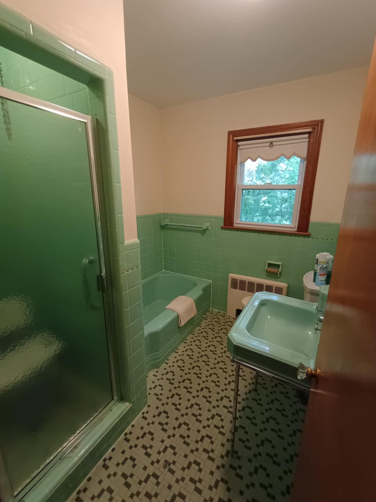 77 Forest St, Medford