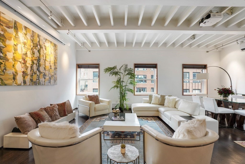 132 Commonwealth Ave, Back Bay