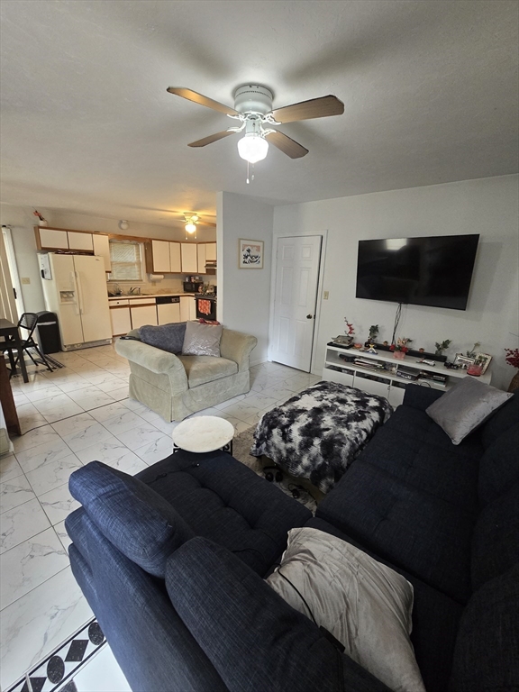 7 Winthrop Ct, Medford