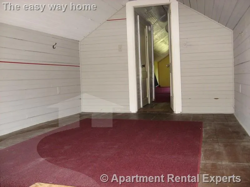 34 Leonard St, Tufts