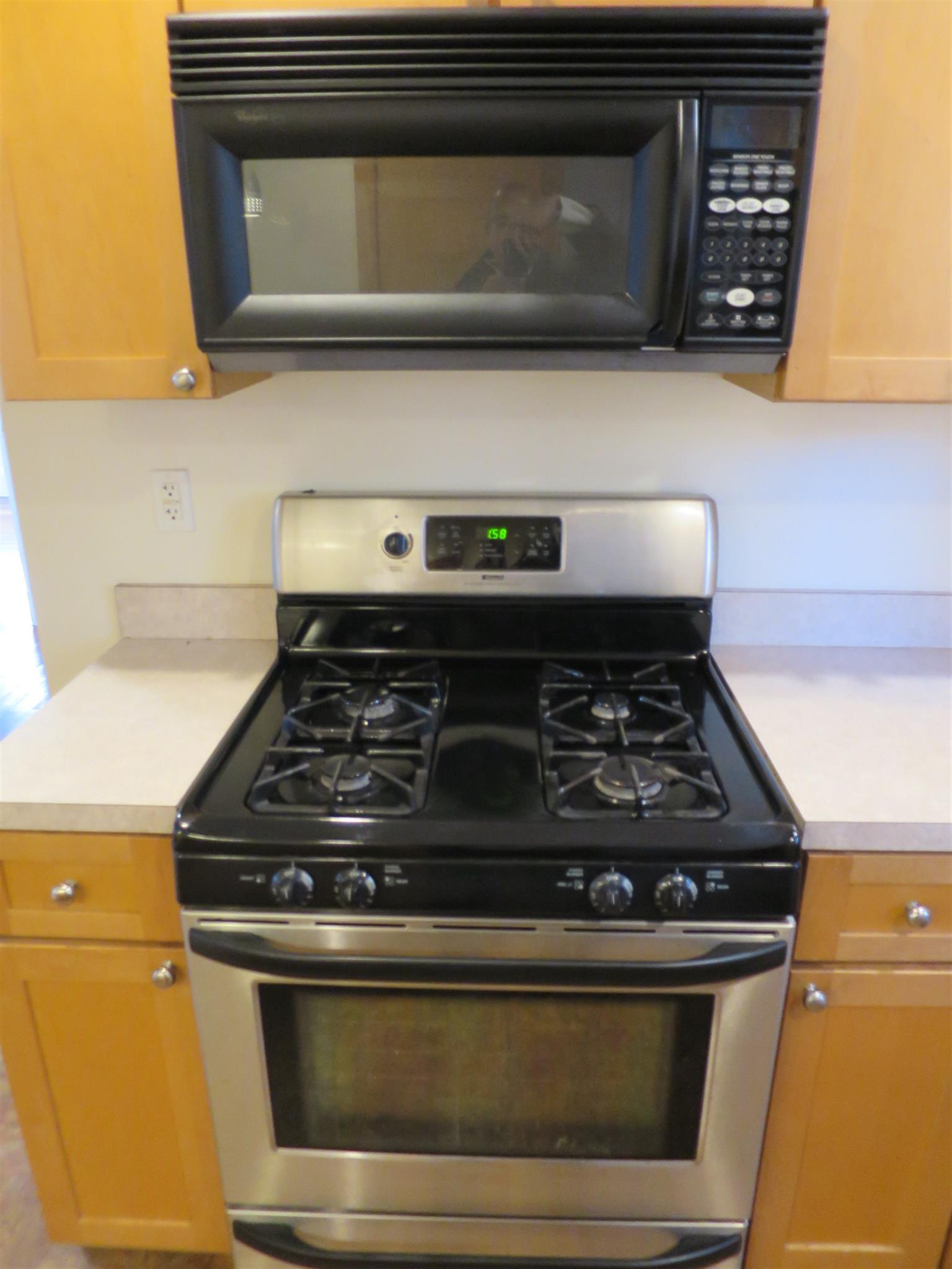 1.5 bed, 1 bath apartment for rent at 7 Rogers Ave Unit 1, Davis Square — photo 4 of 15