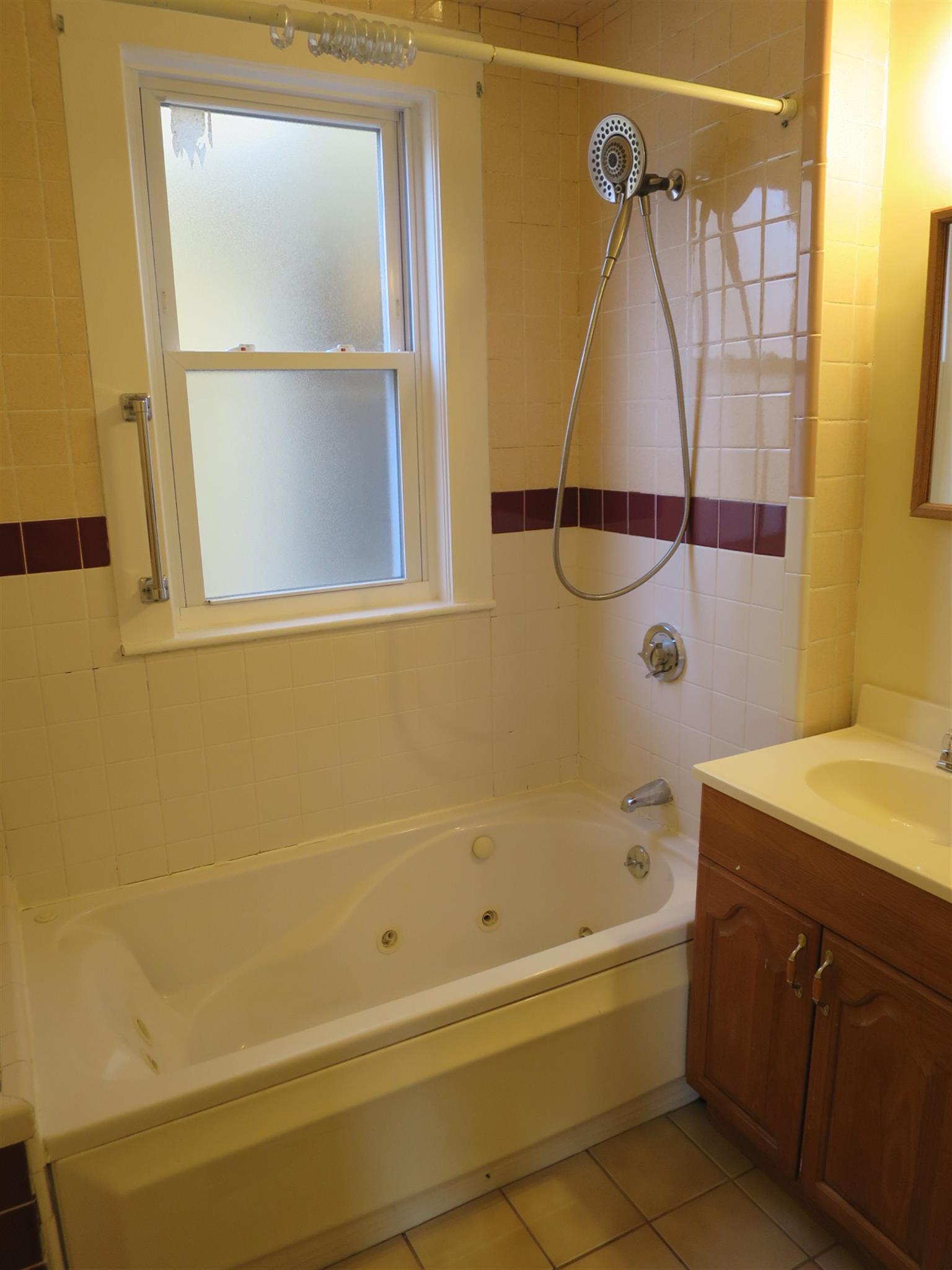 1.5 bed, 1 bath apartment for rent at 7 Rogers Ave Unit 1, Davis Square — photo 10 of 15