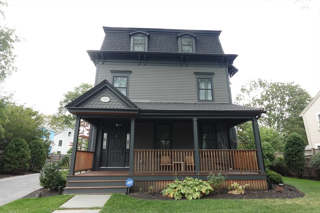 70 Walker, Newton