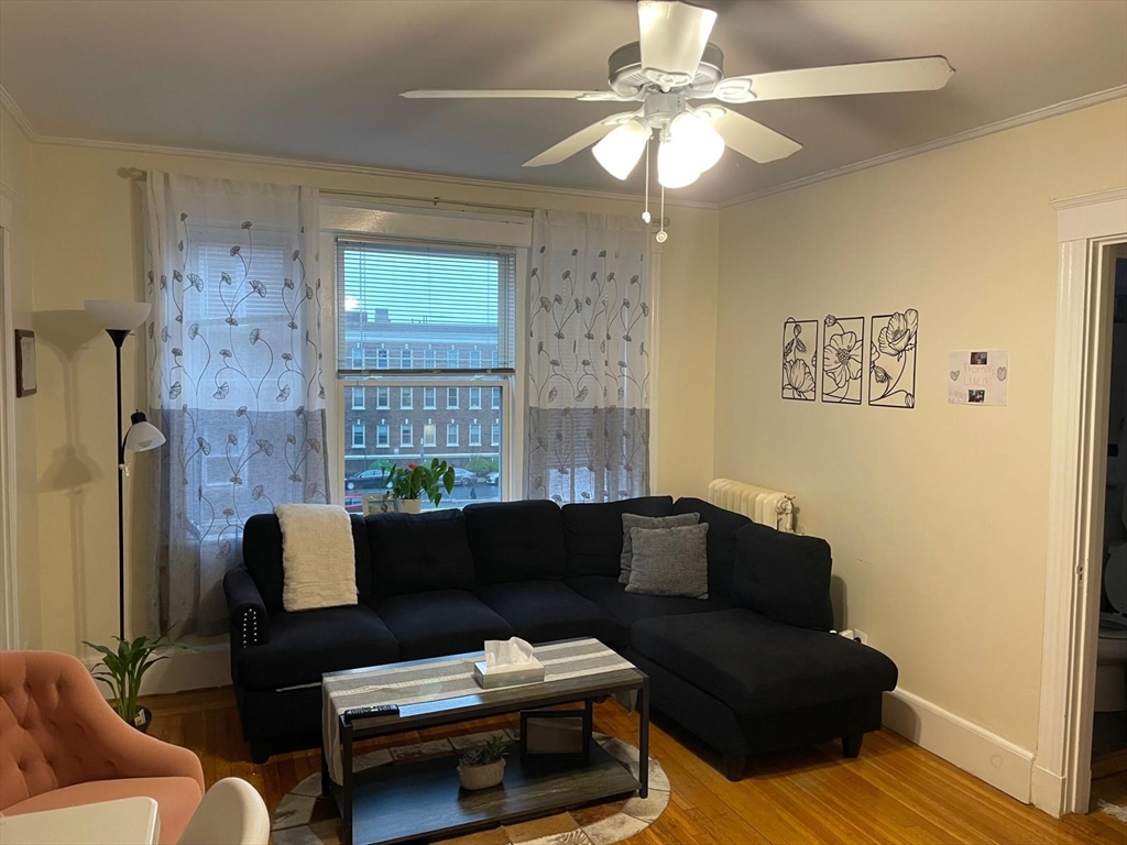 1607 Commonwealth Ave, Brighton