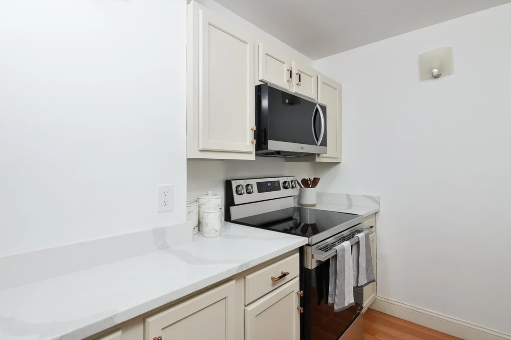 1580 Massachusetts Ave, Neighborhood Nine