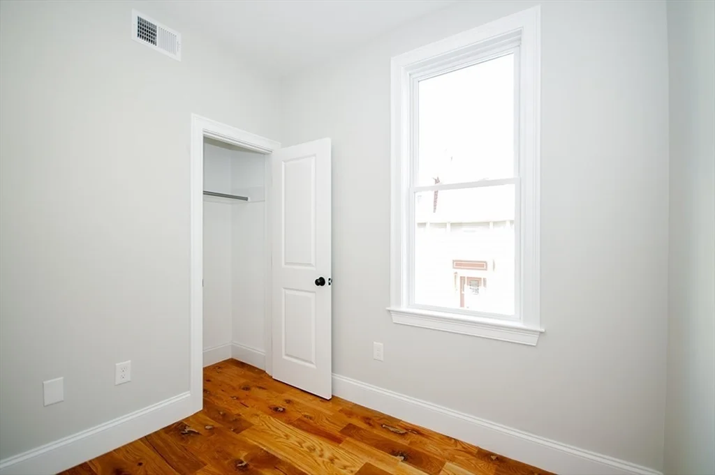 205 Marion St, East Boston