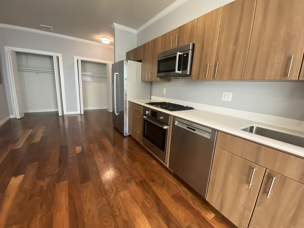 45 1st Ave, Charlestown