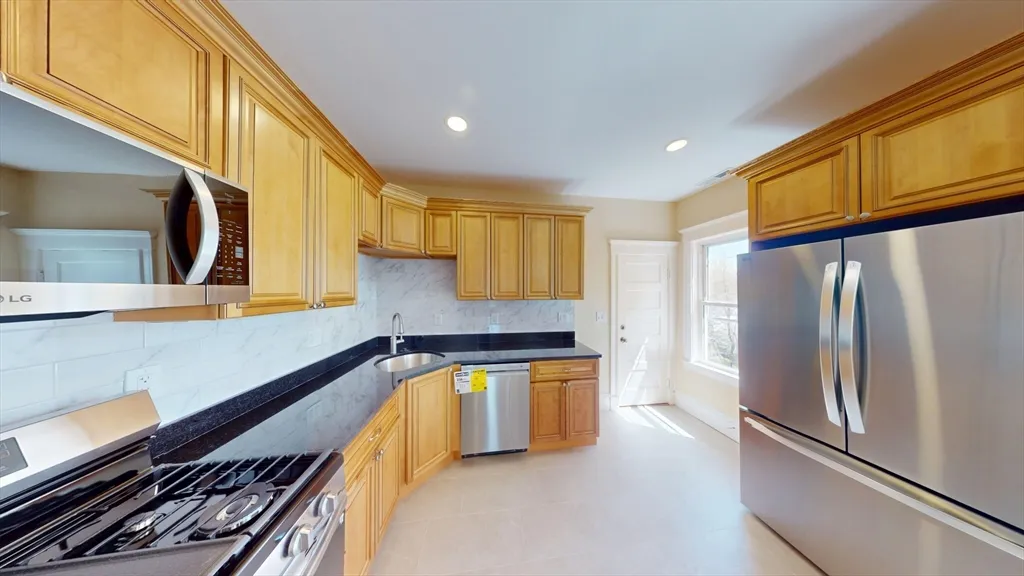 27 Champney St, Oak Square