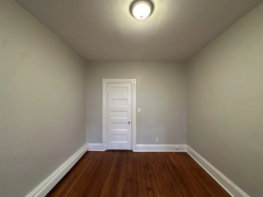 39 Forest St, Roxbury