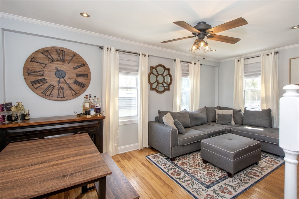 10 Hollis St, South Weymouth