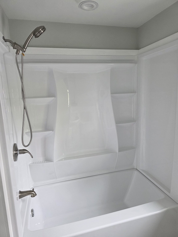 17 Robert St, Fitchburg