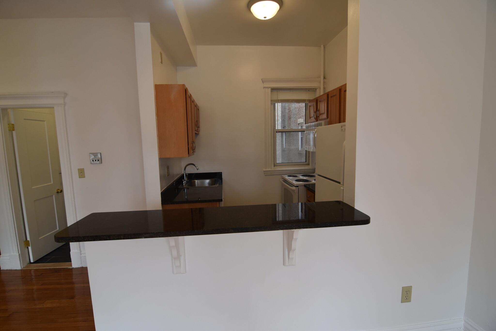 100 Queensberry St, Fenway