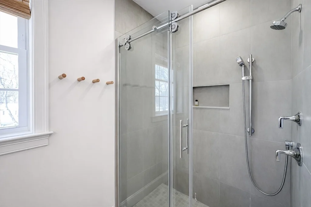 261 Main St, Shrewsbury