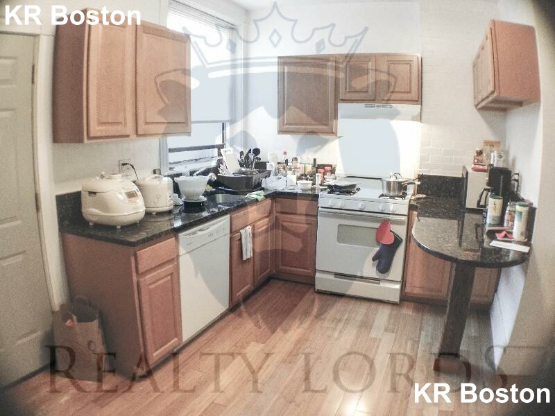 1.5 bed, 1 bath apartment for rent at 239 Harvard Ave Unit 5, Allston