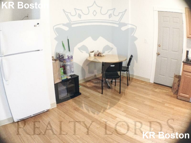 1.5 bed, 1 bath apartment for rent at 239 Harvard Ave Unit 5, Allston — photo 2 of 3