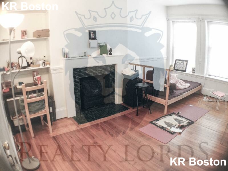 1.5 bed, 1 bath apartment for rent at 239 Harvard Ave Unit 5, Allston — photo 3 of 3