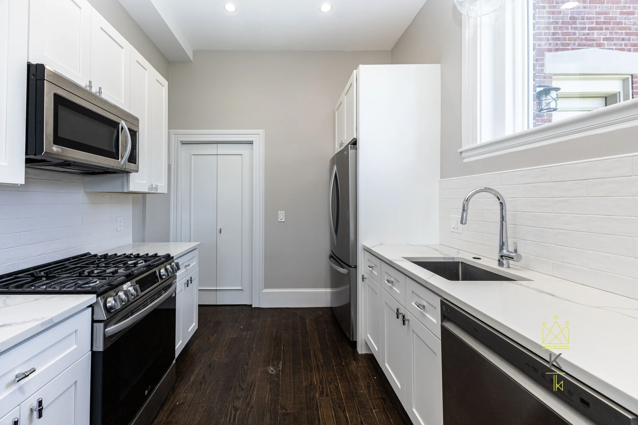 85 Regent St, Roxbury