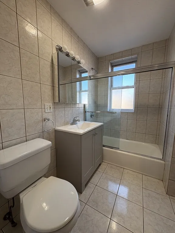 73 Thatcher St, North Brookline