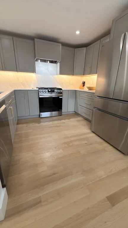 6 Pratt Ave, Beverly