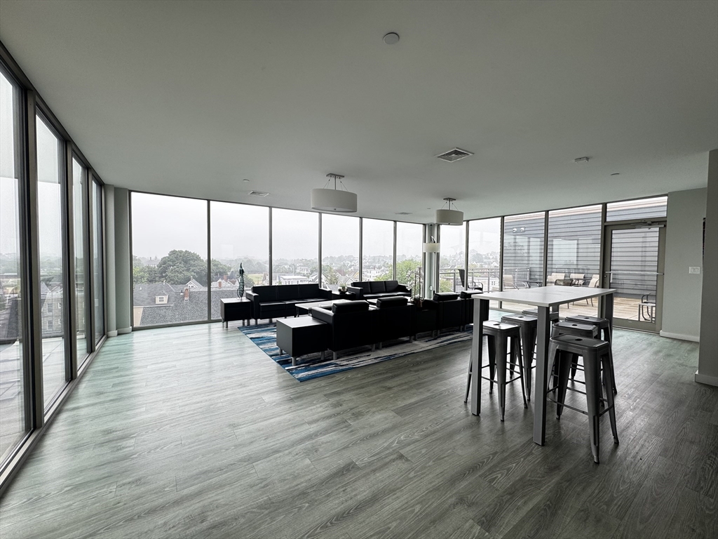 640 Boston Ave, Medford