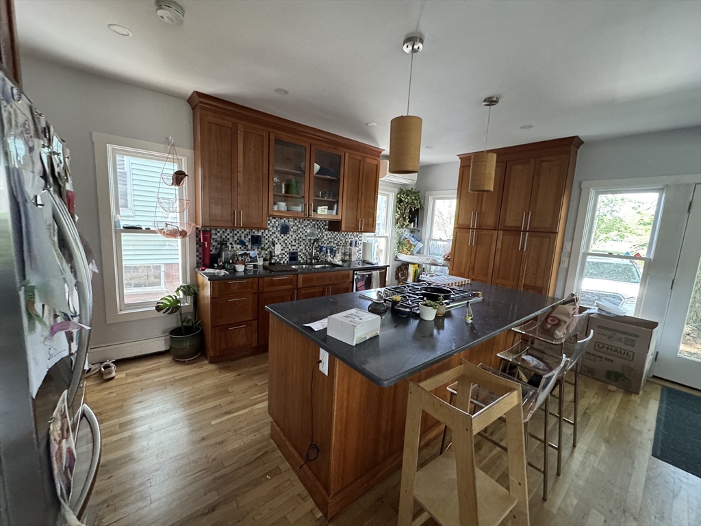 12 Lincoln Pwky, Ward Two