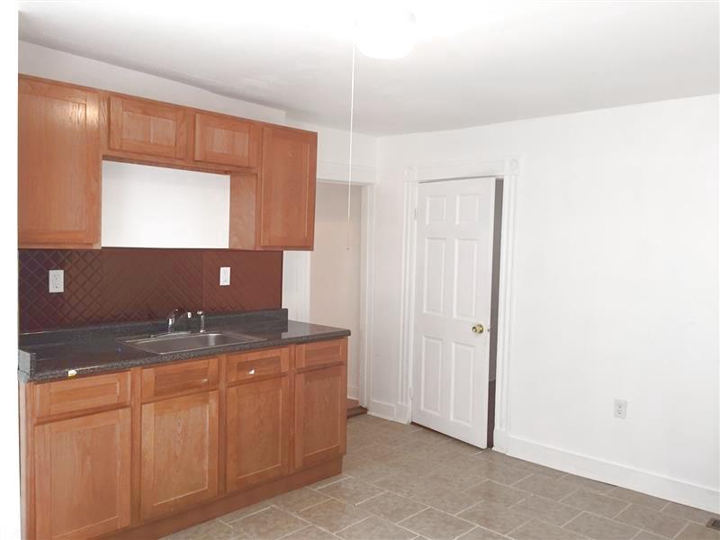 2.5 bed, 1 bath apartment for rent at 31 Oxford St Unit 1, Prospect Hill — photo 6 of 22