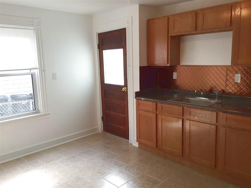 2.5 bed, 1 bath apartment for rent at 31 Oxford St Unit 1, Prospect Hill — photo 5 of 22