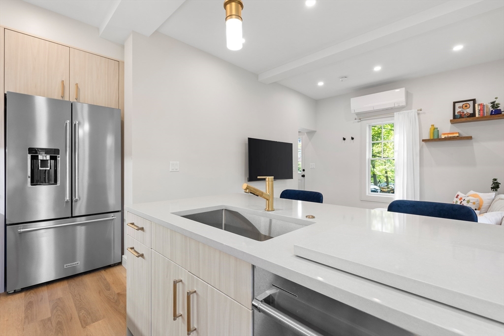 46 Lancaster Ter, Corey Hill