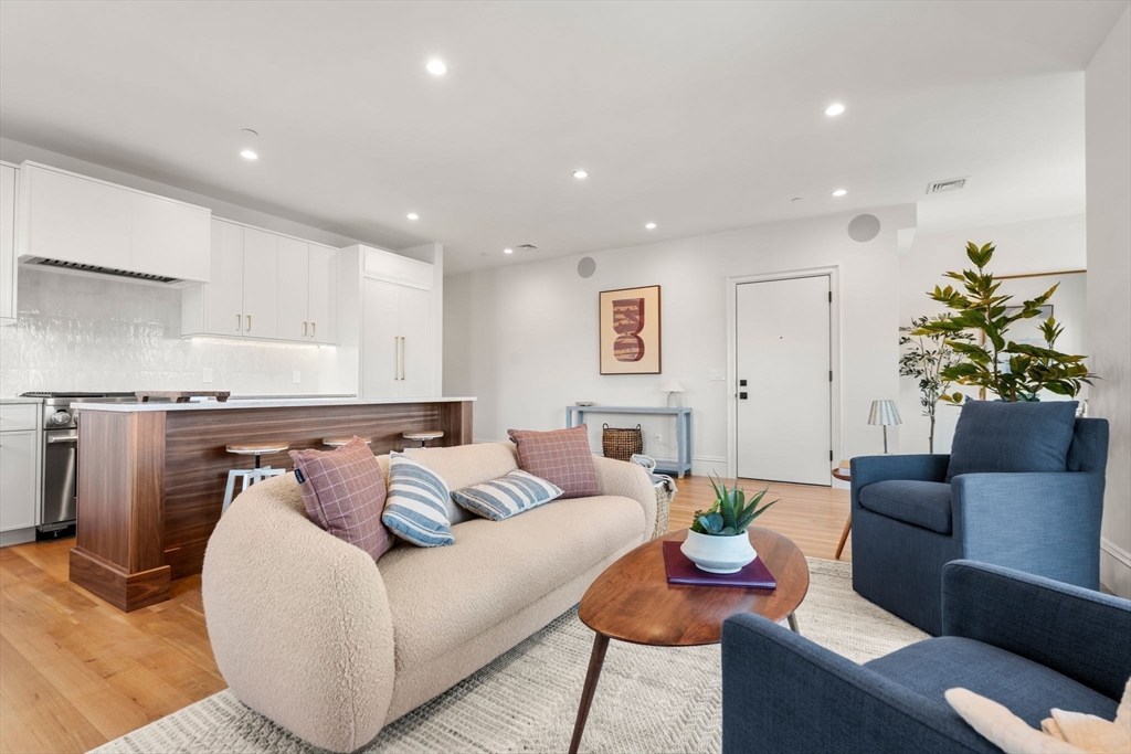 60 Williams St, Jamaica Plain