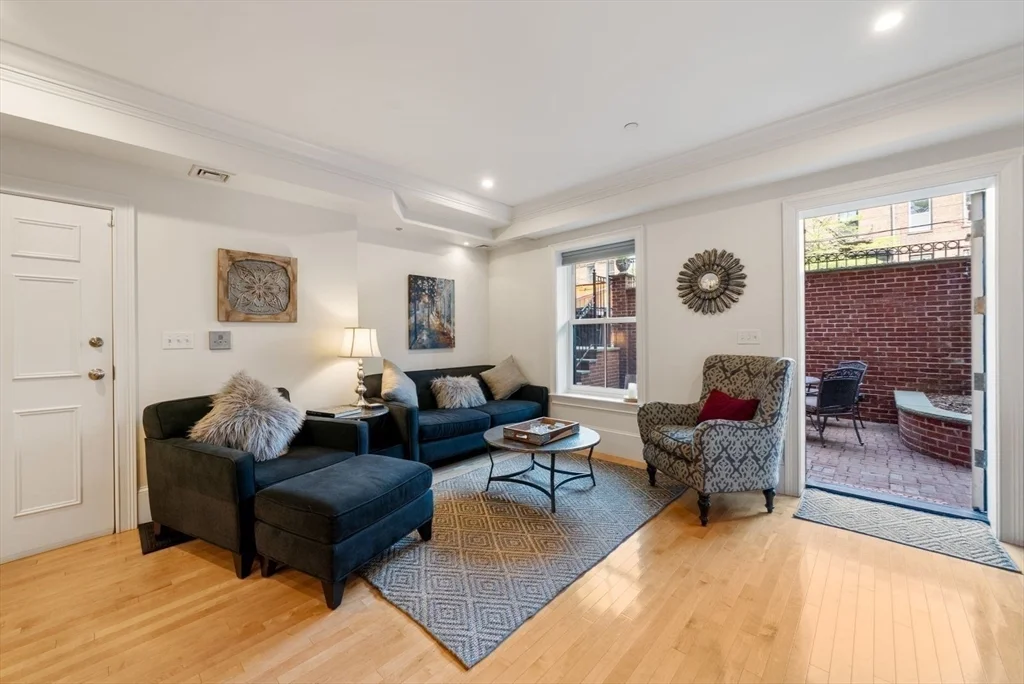 349 Marlborough St, Back Bay