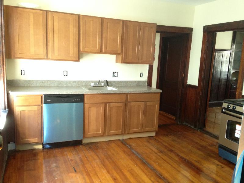4 bed, 1 bath apartment for rent at 25 Thornley St Unit 1, Dorchester — photo 3 of 9