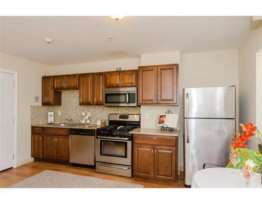 4 bed, 1 bath apartment for rent at 215 Saratoga St Unit 3, East Boston — photo 4 of 7