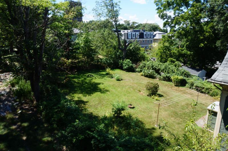 18 Cobden St, Roxbury