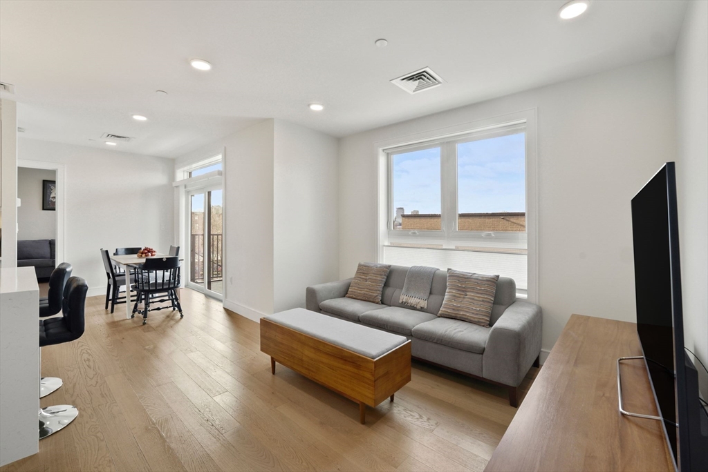 301 Border St, Central Square