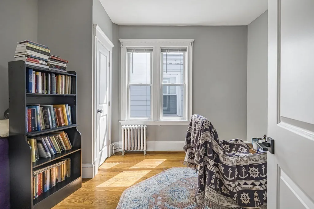 37 Harbor View, Dorchester