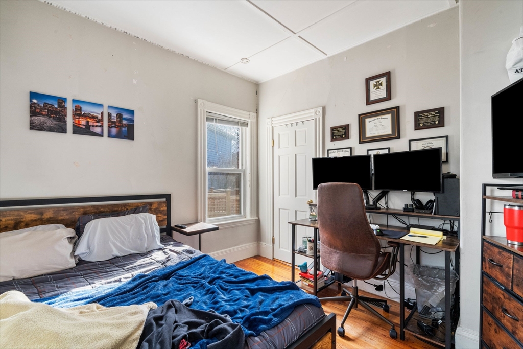 54 Hubbard, Neighborhood Nine