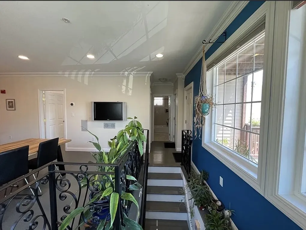 20R Cross St, East Somerville