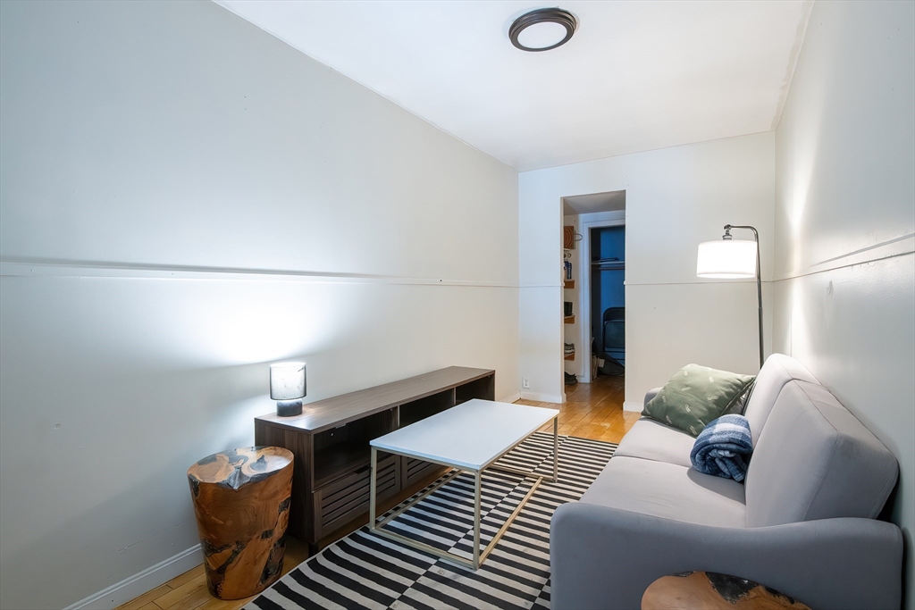 5 Linden St, Allston