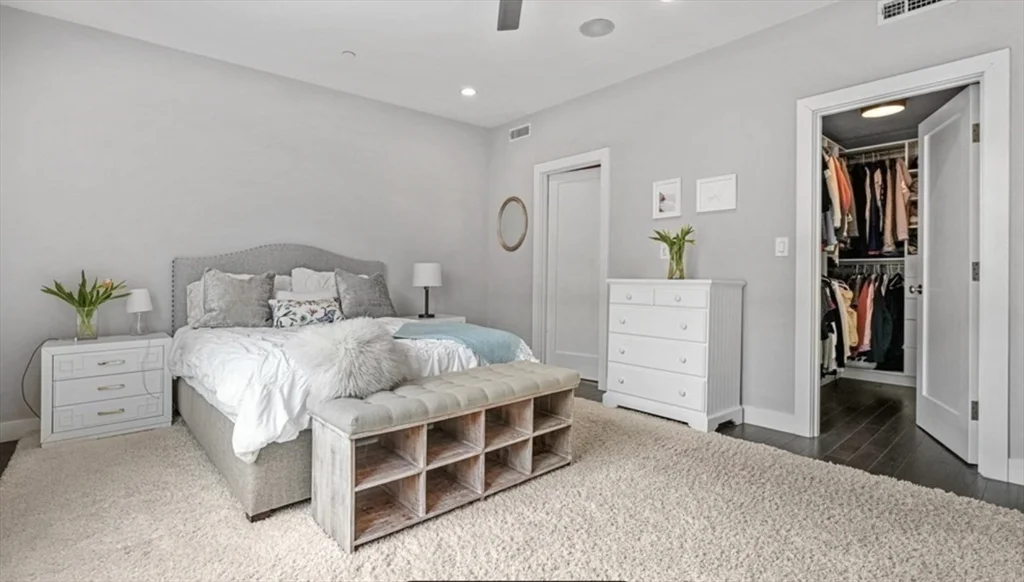 309 E St, South Boston