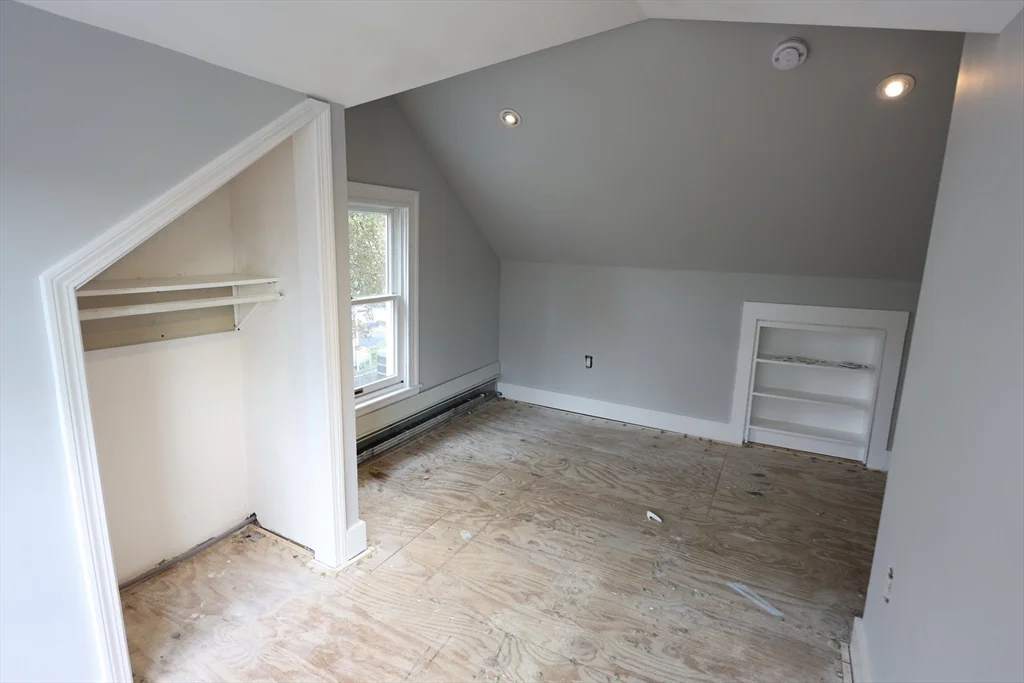 15 Warren, Stoneham