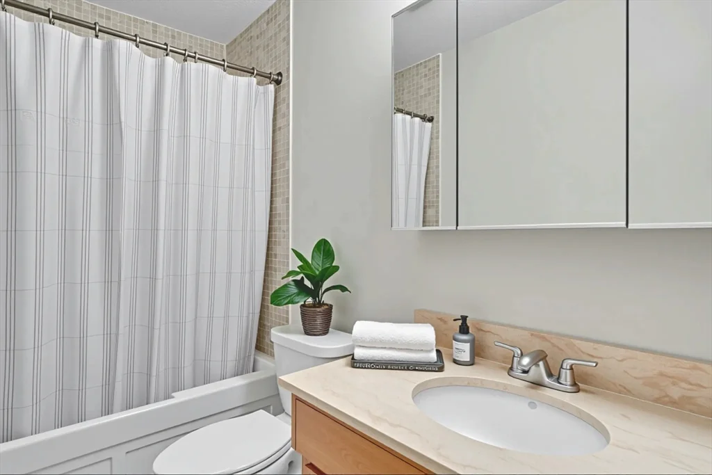 27 Worcester Sq, South End