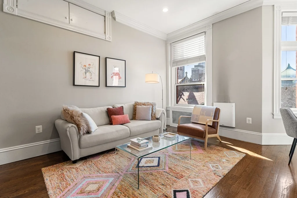271 Dartmouth St, Back Bay